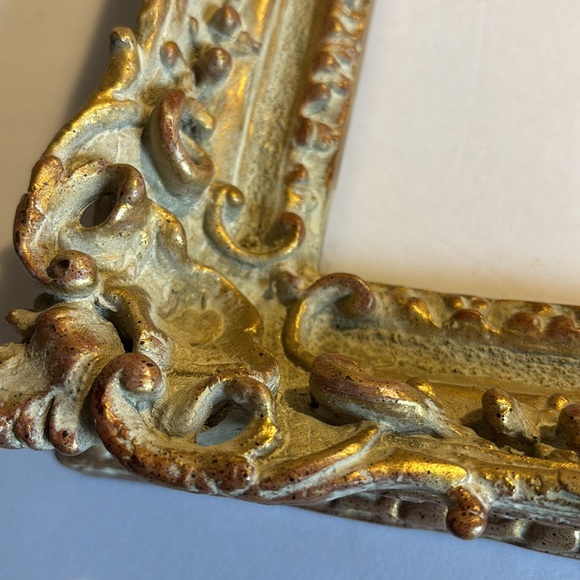 Two 8" x 10" Ornate frames - Picture 2 of 4